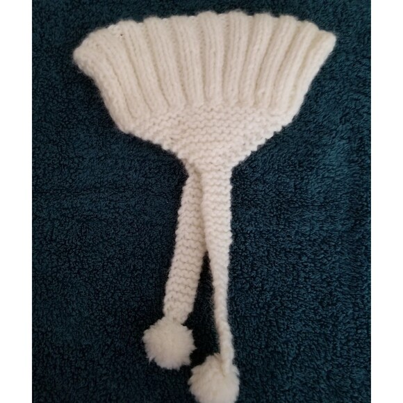 Vintage hand knitted baby hat with ear cover and pom pom tie - Picture 3 of 6